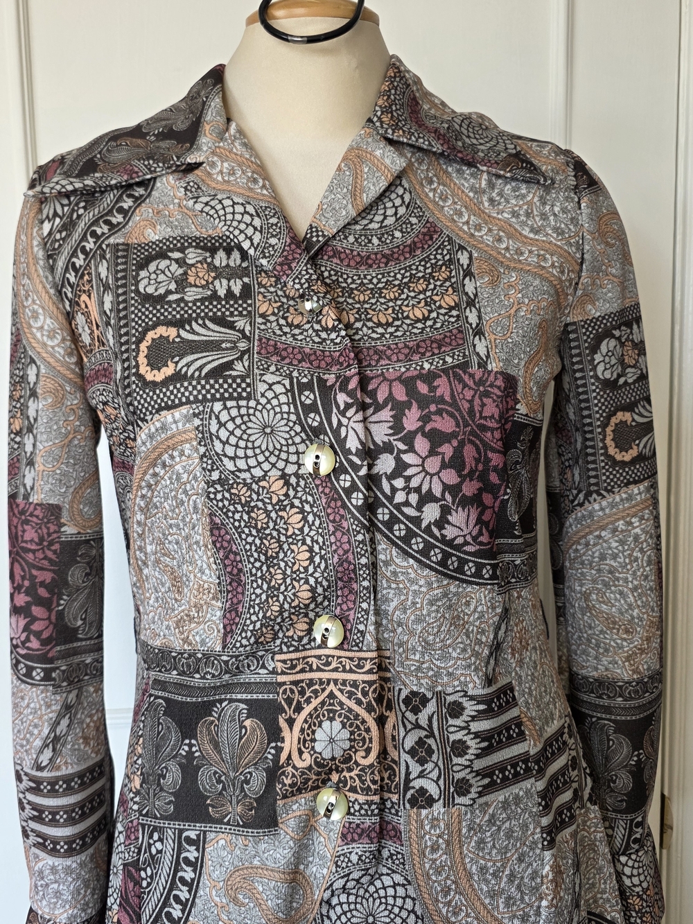 Long-Sleeve Patchwork Paisley Shirt Dress in Taupe and Mauve - Picture 3 of 14